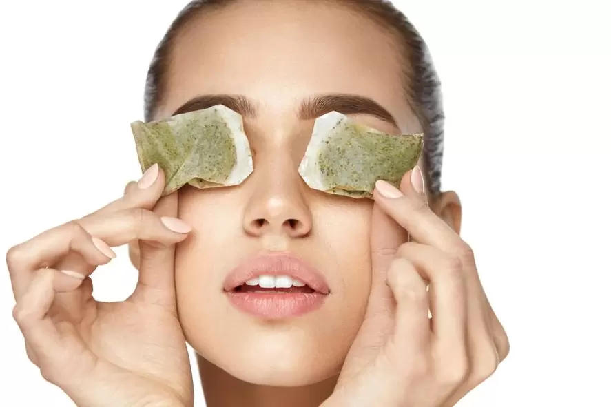Elimina las arrugas del contorno de ojos con bolsitas de té