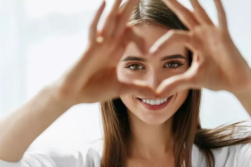 hermosos ojos sin arrugas
